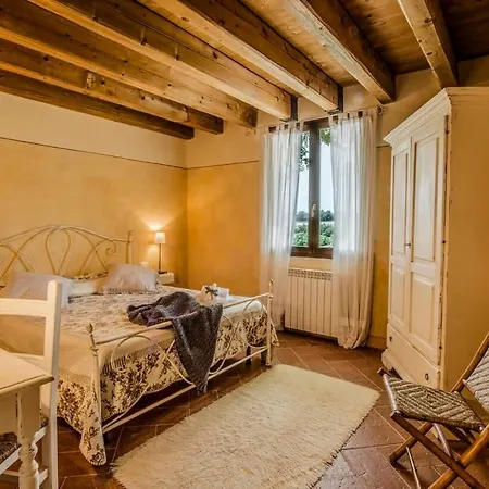 Elegant And Refined With A Beautiful Blue Pool Villa *